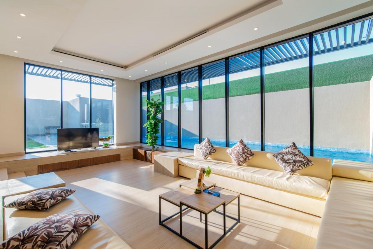 Resort The One -