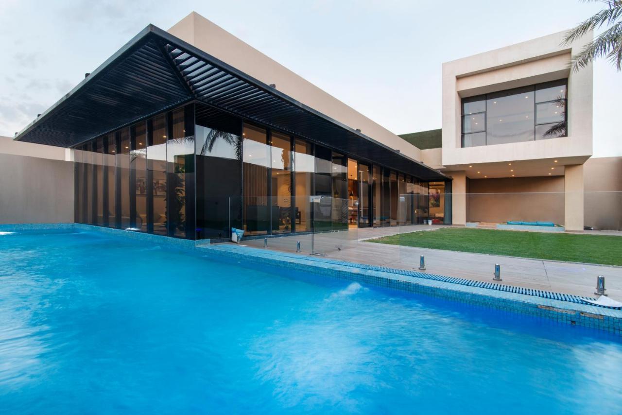 Resort The One -
