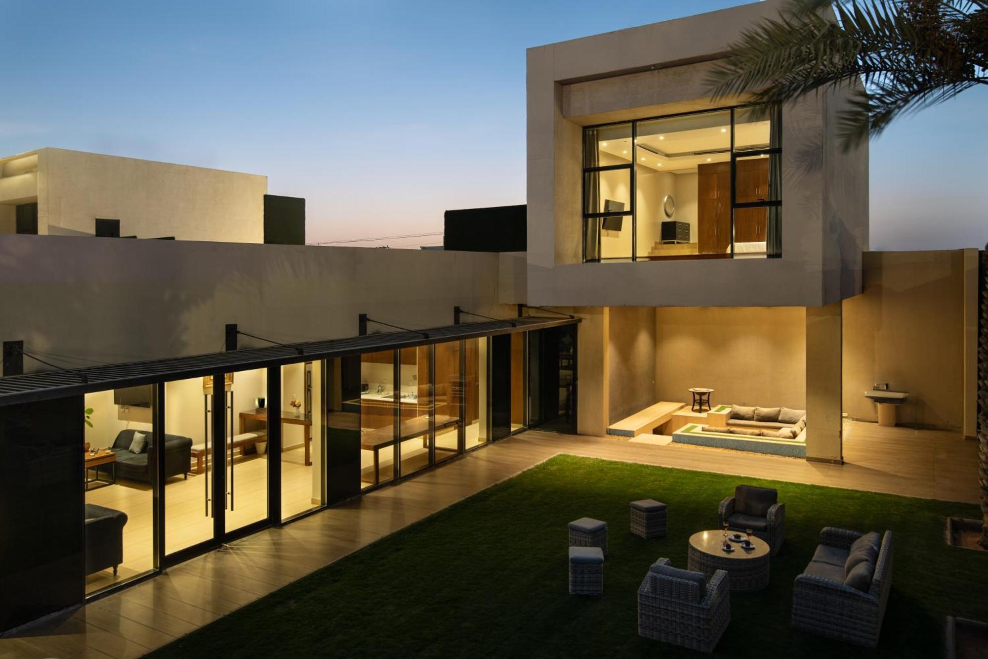 Resort The One -